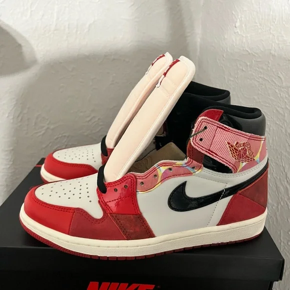 Jordan Retro High OG Spider-Man Across the Spider-Verse (Size